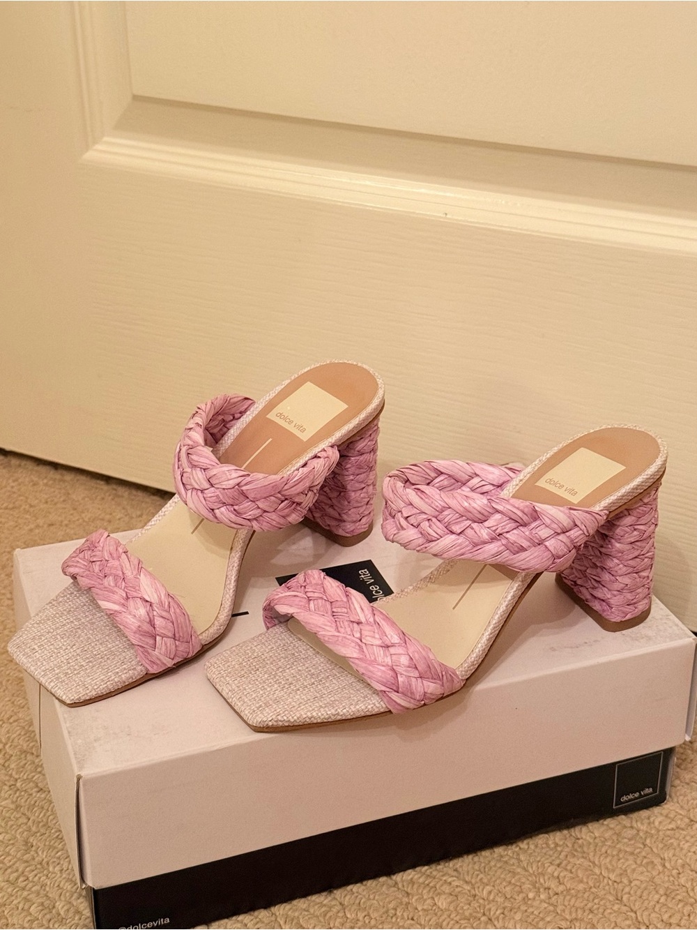 DOLCE VITA: Braided Raffia Block Heel. Size: 6